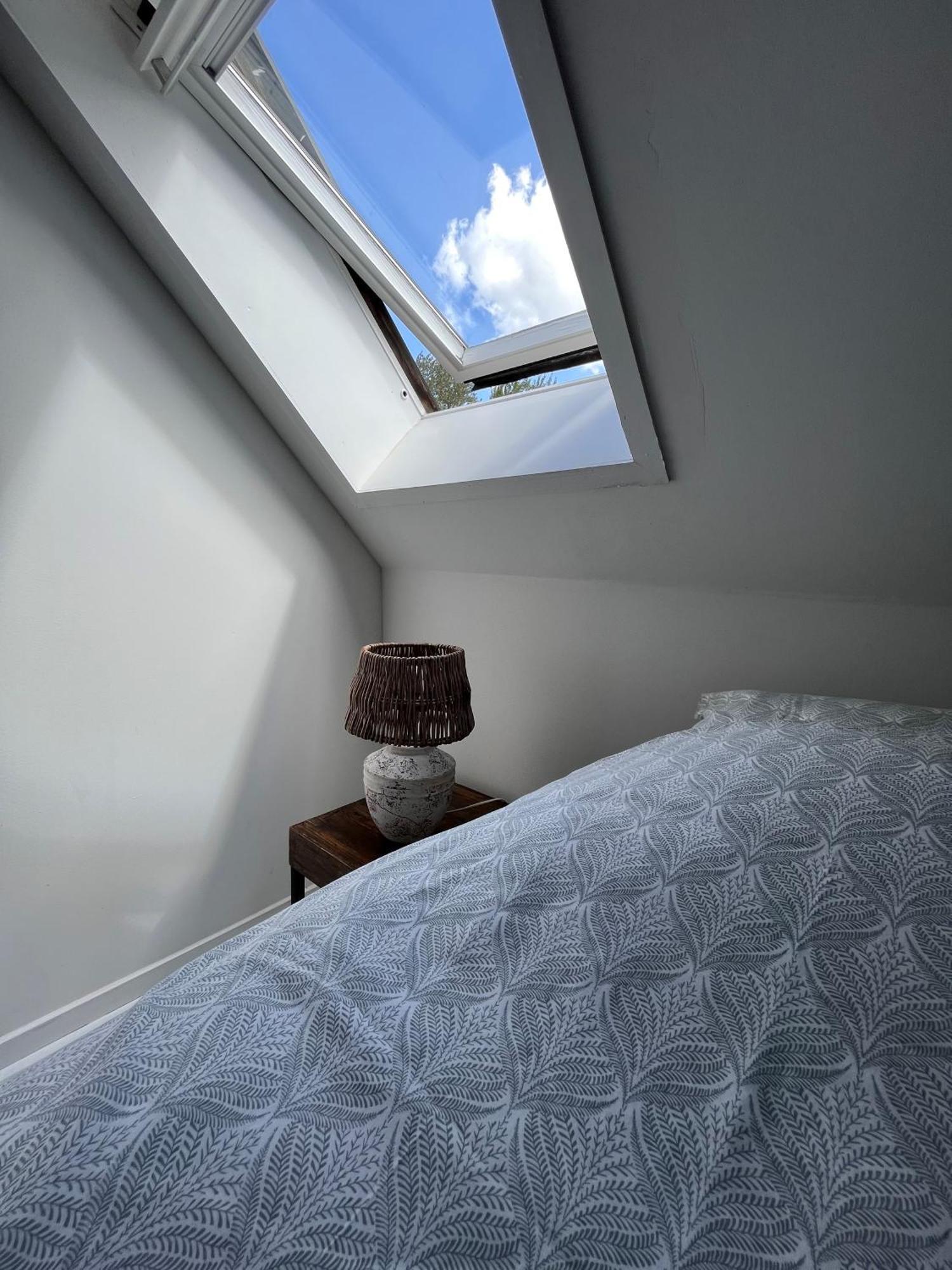 Cosy Vacation Home With Large Fenced Garden ブライニッセ エクステリア 写真