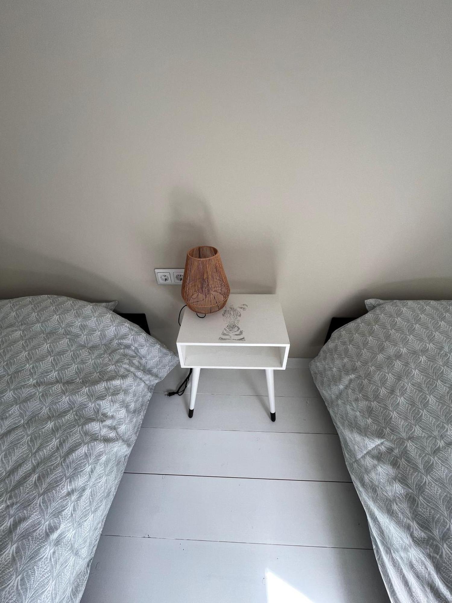 Cosy Vacation Home With Large Fenced Garden ブライニッセ エクステリア 写真