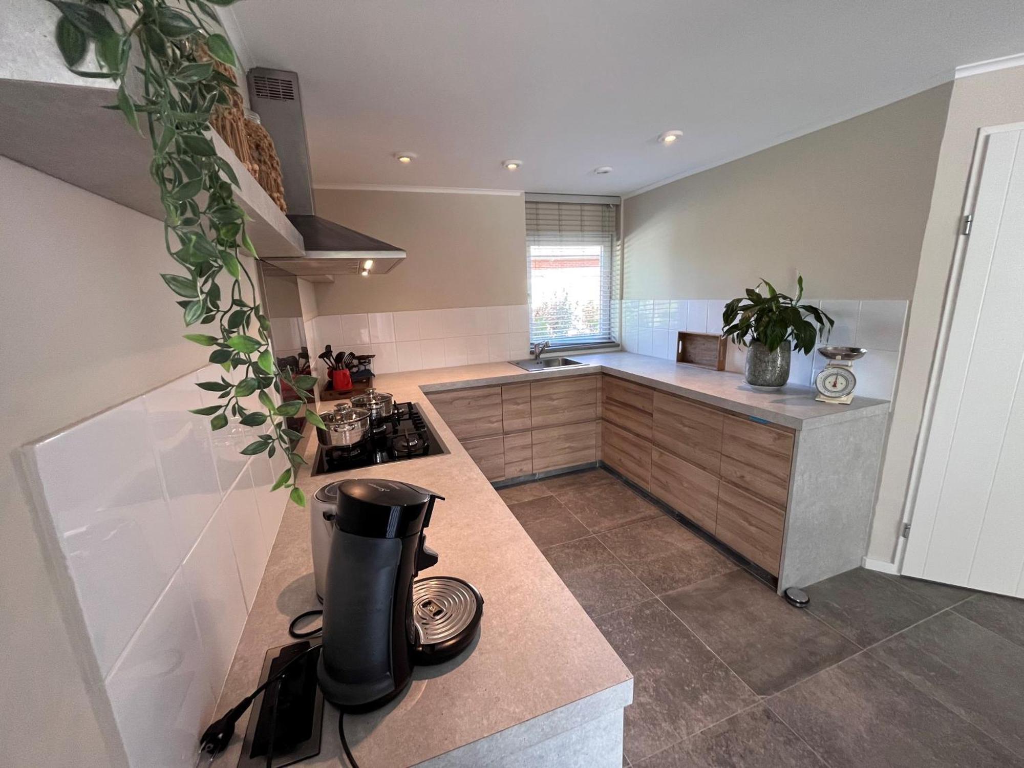 Cosy Vacation Home With Large Fenced Garden ブライニッセ エクステリア 写真